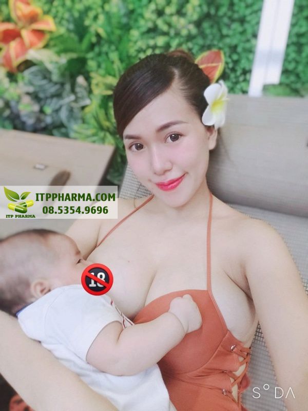 Hình ảnh Vú đẹp khi cho con bú