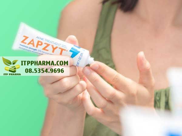Kem Trị Mụn Zapzyt là sản phẩm được dùng để điều trị tình trạng mụn trứng cá, mụn mủ, mụn đầu đen, mụn ẩn trên da